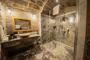 Ares Cave Suites