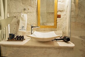 Ares Cave Suites