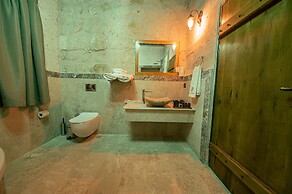 Ares Cave Suites