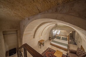 Ares Cave Suites