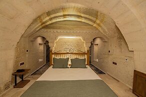 Ares Cave Suites