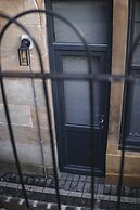 SH Apartments - Dixon Street