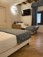 Ca' Uberti Palace Hotel , Mantegna Hotels
