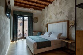 Ca' Uberti Palace Hotel , Mantegna Hotels