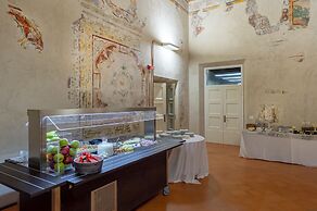 Bonacolsi Collection , Mantegna Hotels