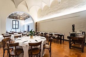 Bonacolsi Collection , Mantegna Hotels