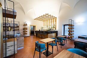 Bonacolsi Collection , Mantegna Hotels