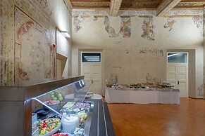 Ca' Uberti Home Boutique , Mantegna Hotels