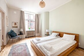 2ndhomes Bright 125m2 4BR Center Apt