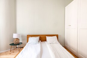 2ndhomes Bright 125m2 4BR Center Apt