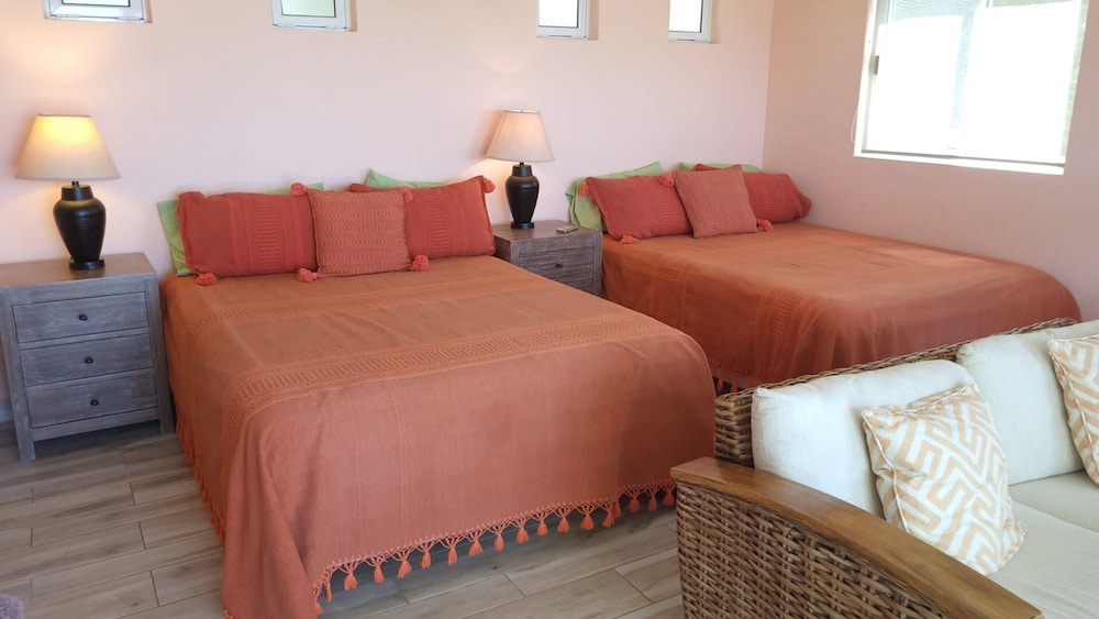 Casa Flores Casitas