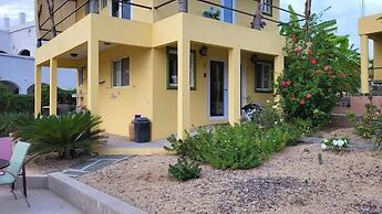 Casa Flores Casitas