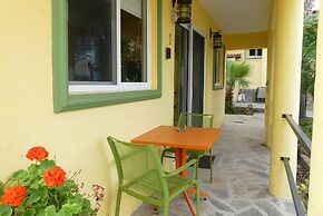 Casa Flores Casitas