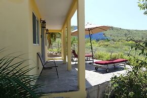 Casa Flores Casitas