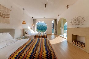 Distant Mountain Guesthouse