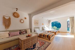Distant Mountain Guesthouse