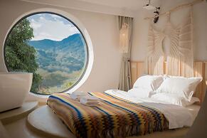 Distant Mountain Guesthouse