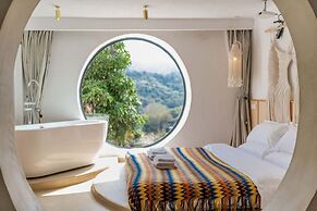 Distant Mountain Guesthouse