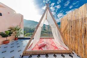 Distant Mountain Guesthouse