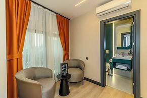 Elysian Airport Hotel & Restaurant