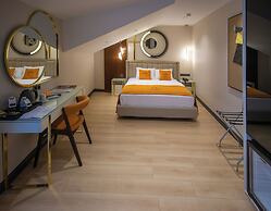 Elysian Airport Hotel & Restaurant