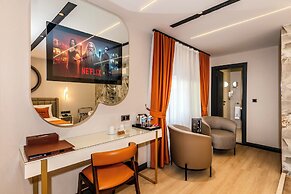 Elysian Airport Hotel & Restaurant