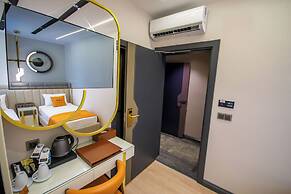 Elysian Airport Hotel & Restaurant