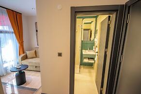 Elysian Airport Hotel & Restaurant