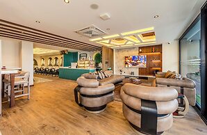 Elysian Airport Hotel & Restaurant