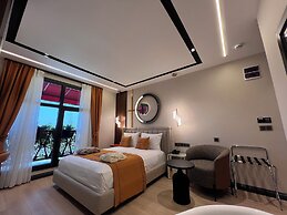 Elysian Airport Hotel & Restaurant