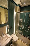 Elysian Airport Hotel & Restaurant