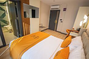 Elysian Airport Hotel & Restaurant