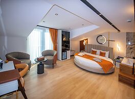 Elysian Airport Hotel & Restaurant