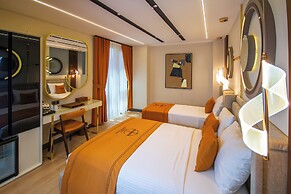 Elysian Airport Hotel & Restaurant