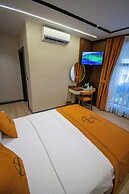 Elysian Airport Hotel & Restaurant
