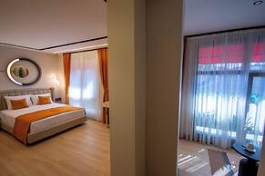 Elysian Airport Hotel & Restaurant