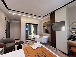 Elysian Airport Hotel & Restaurant