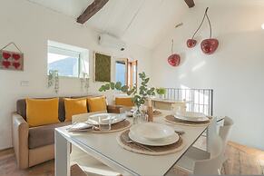 The Green Nest by Lake Como