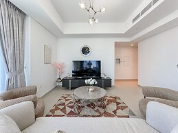 Breathtaking 3BR with Sea & Marina