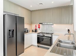 Breathtaking 3BR with Sea & Marina