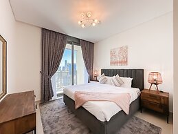Breathtaking 3BR with Sea & Marina