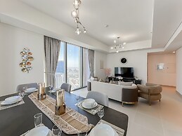 Breathtaking 3BR with Sea & Marina