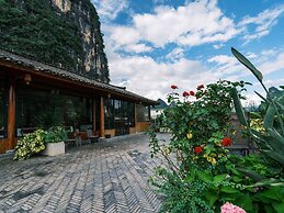 Yangshuo Mountain River Ballad Hotel