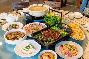 Yangshuo Mountain River Ballad Hotel