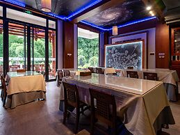 Yangshuo Mountain River Ballad Hotel