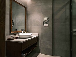 Yangshuo Mountain River Ballad Hotel