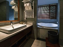 Yangshuo Mountain River Ballad Hotel