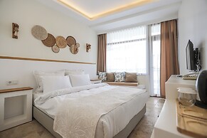 Ayvalık Mavi Çam Otel