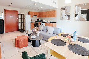 Elegant 1BD with Stunning Views