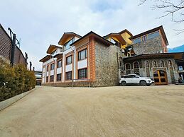 Walnut Creek Pahalgam